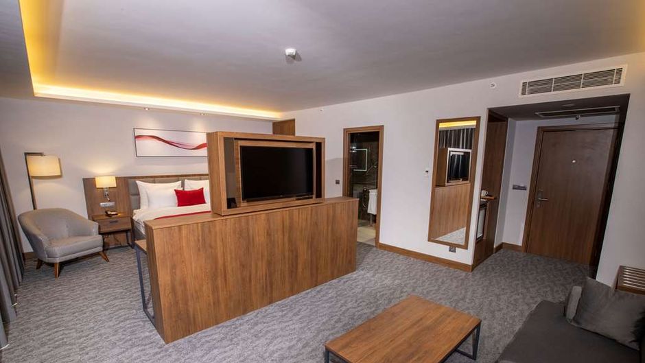 Ramada by Wyndham Izmir Aliaga Suite