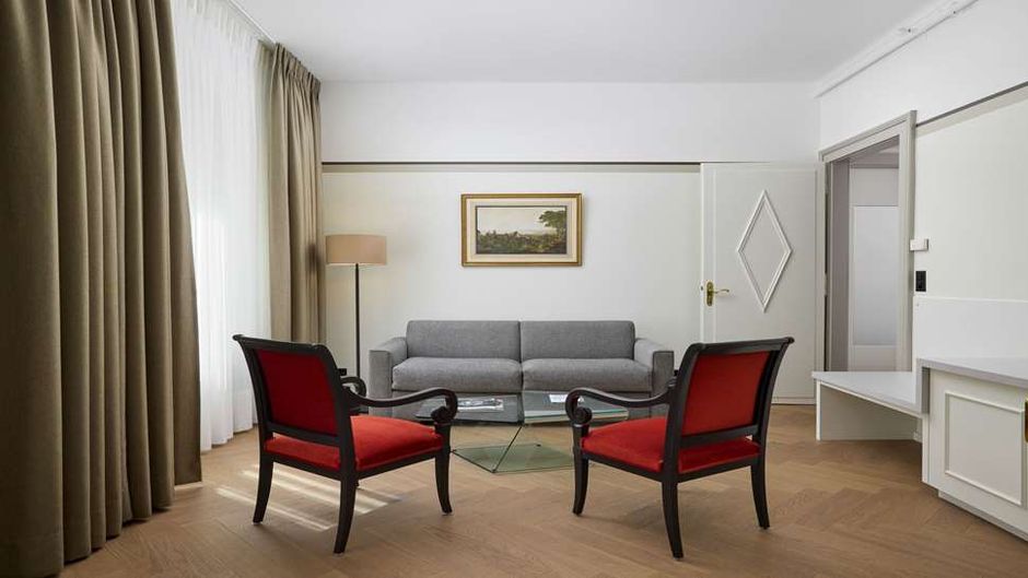 Victoria Hotel Room