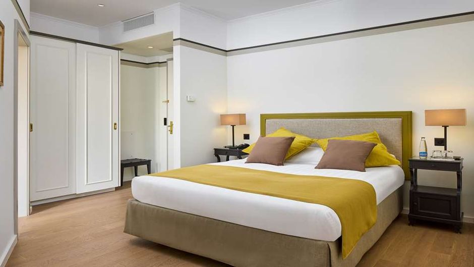 Victoria Hotel Room
