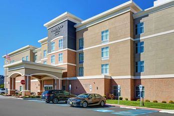 Homewood Sts by Hilton Edison Woodbridge