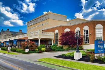 Collegian Hotel & Suites Trademark Coll