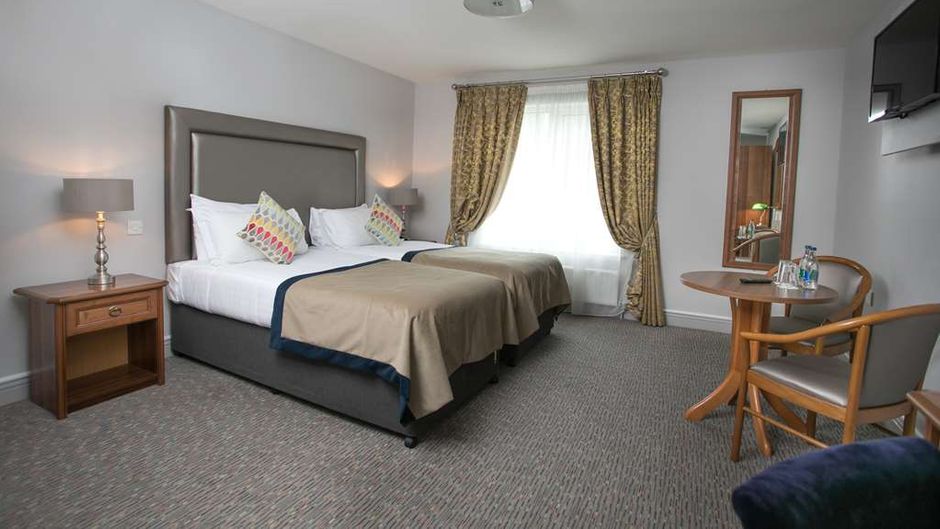 Longcourt House Hotel Room
