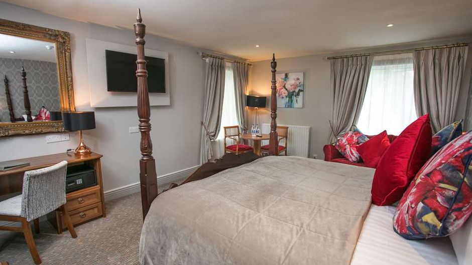 Longcourt House Hotel Room