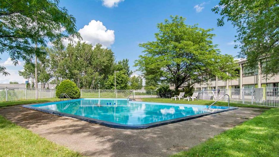 Travelodge by Wyndham Trois Rivieres Pool