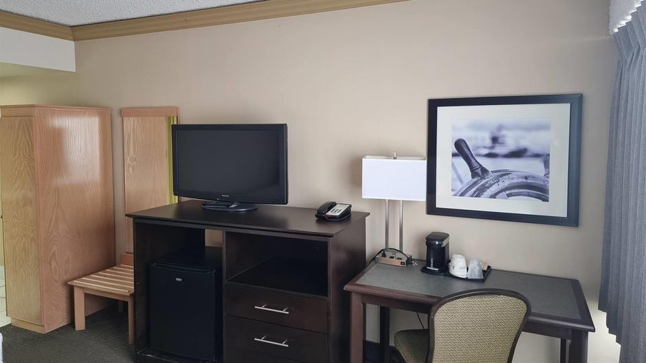 Travelodge by Wyndham Trois Rivieres Room