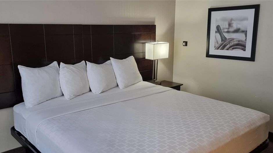 Travelodge by Wyndham Trois Rivieres Room