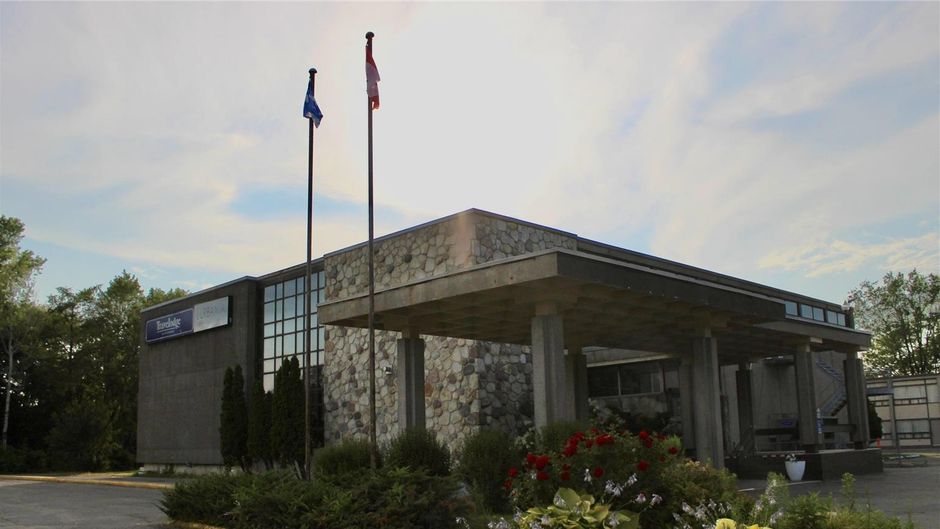 Travelodge by Wyndham Trois Rivieres Exterior