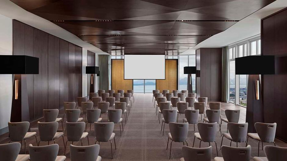 ANdAZ Shenzhen Bay Meeting