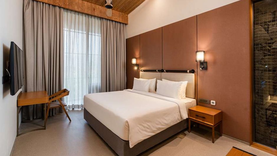 Radisson Resort & Spa Lonavala Room