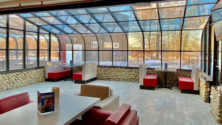 Ramada by Wyndham Whitecourt Restaurant