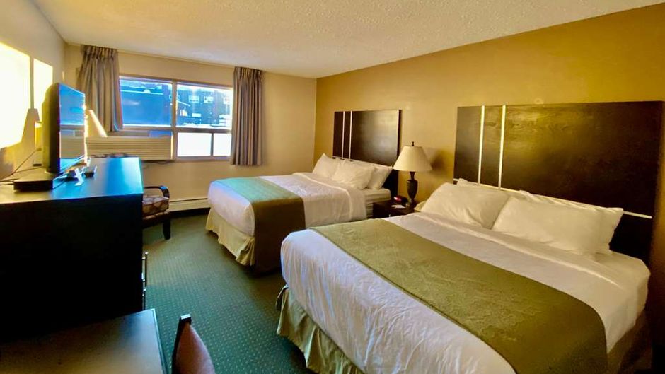 Ramada by Wyndham Whitecourt Room