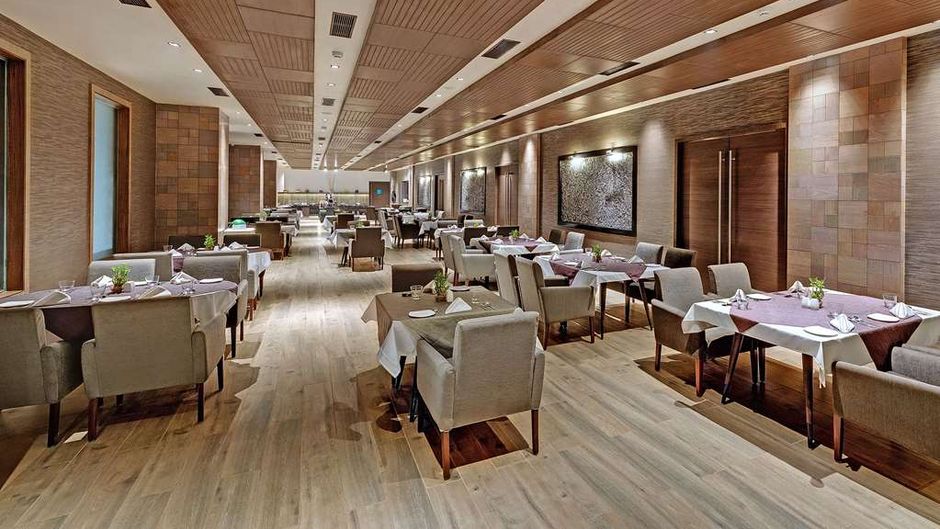 Wyndham Ahmedabad Shela Restaurant