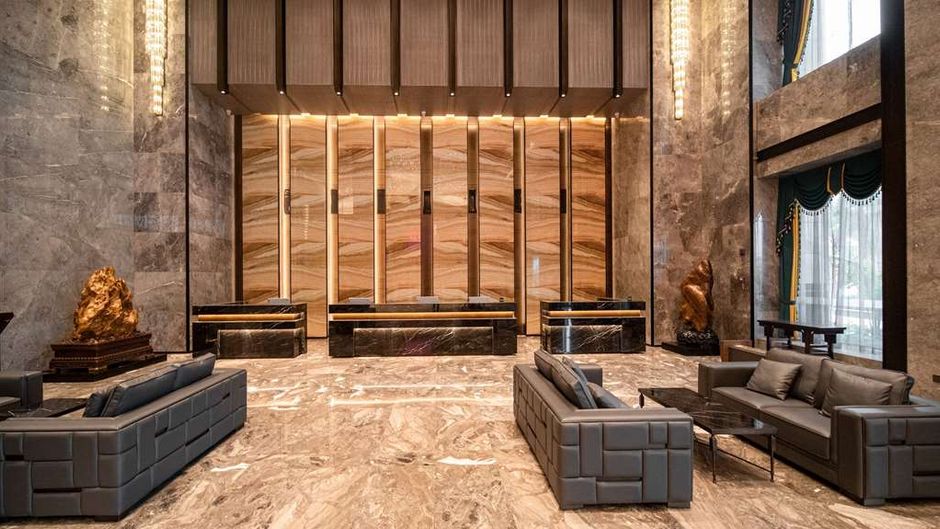 Ramada Plaza by Wyndham Hezhou North Lobby