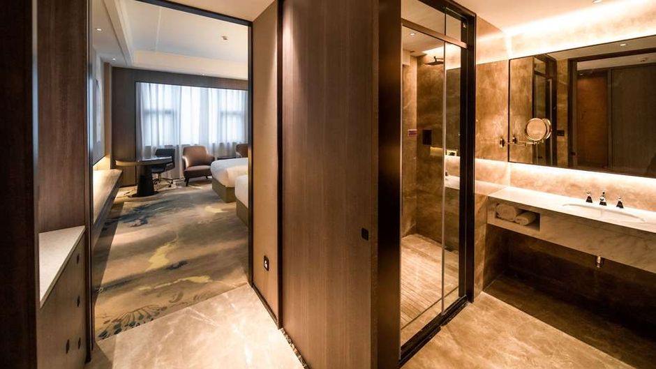 Ramada Plaza by Wyndham Hezhou North Room