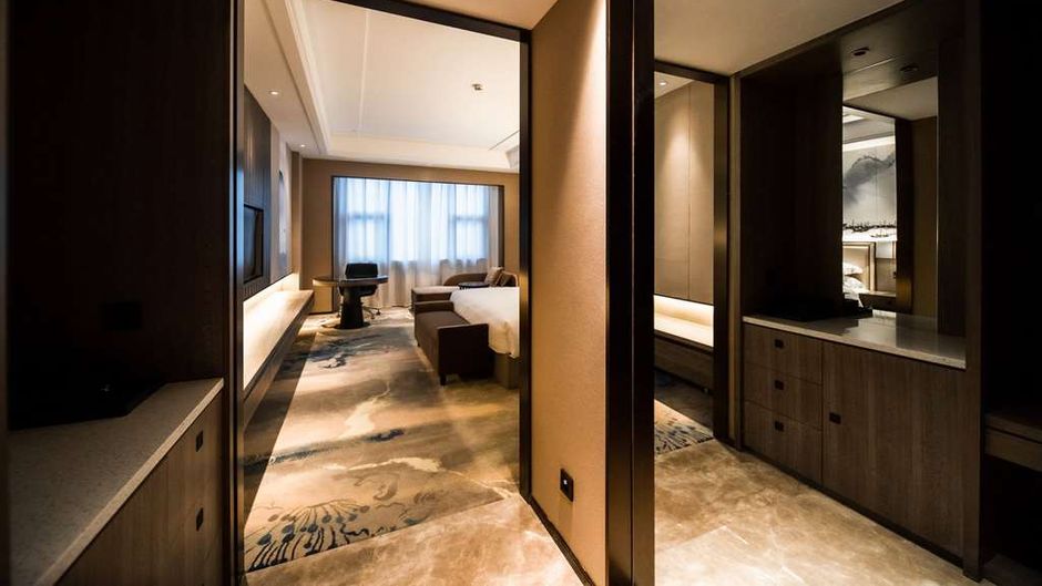 Ramada Plaza by Wyndham Hezhou North Room