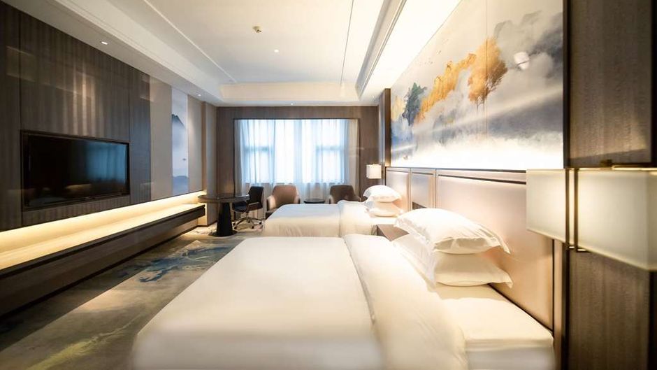 Ramada Plaza by Wyndham Hezhou North Room