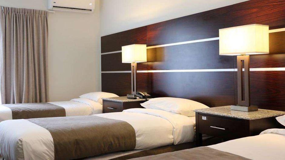 Auckland Airport Lodge Room