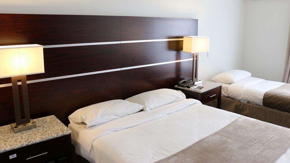 Auckland Airport Lodge Room
