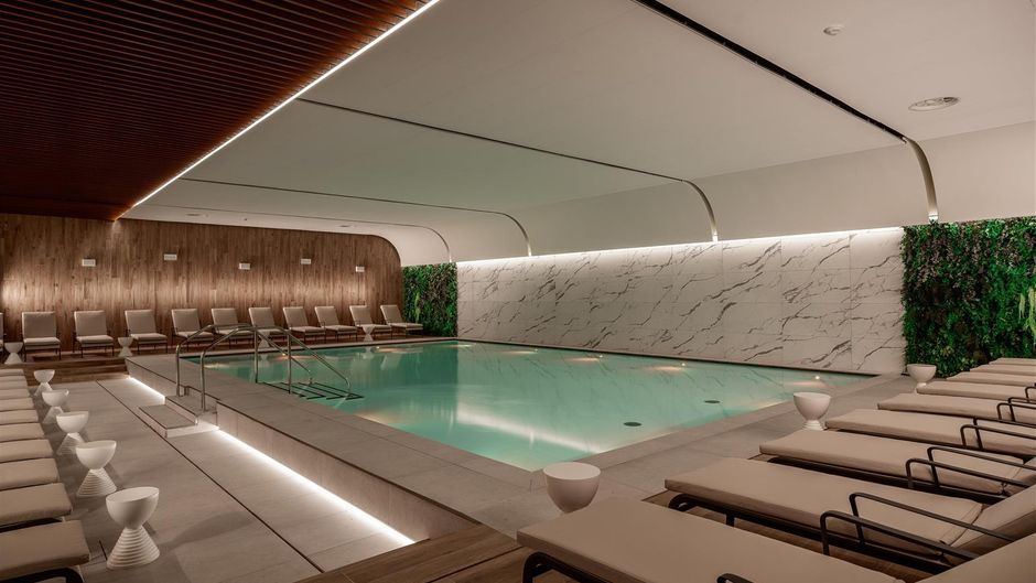 Radisson Blu Hotel, Florence Pool