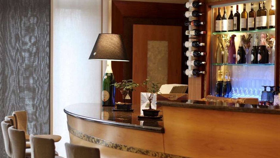 Poli Hotel Restaurant