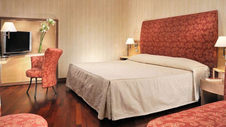Poli Hotel Suite