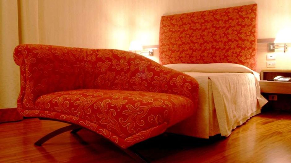 Poli Hotel Room