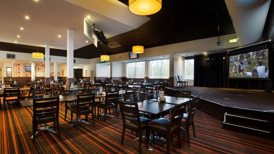 Nightcap at Gateway Hotel Restaurant