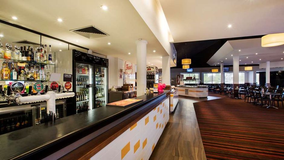 Nightcap at Gateway Hotel Restaurant