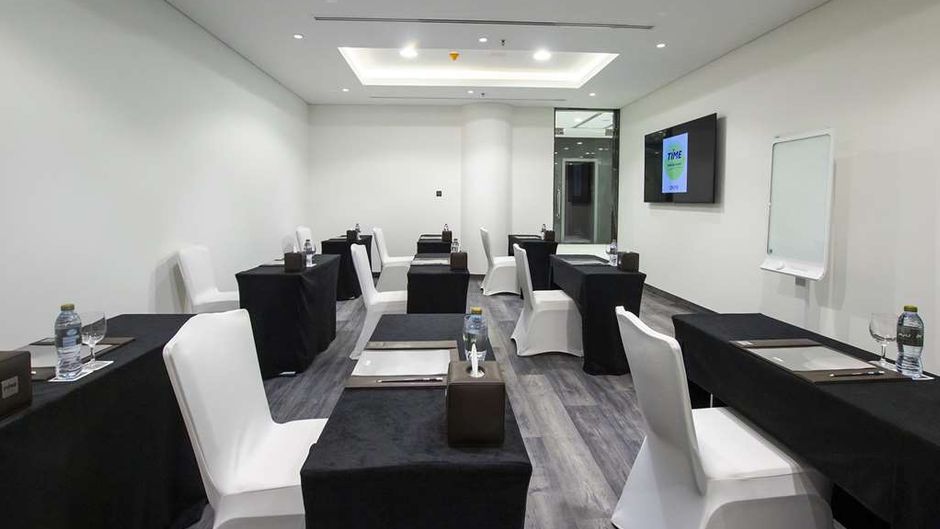 Time Onyx Hotel Apartment Meeting