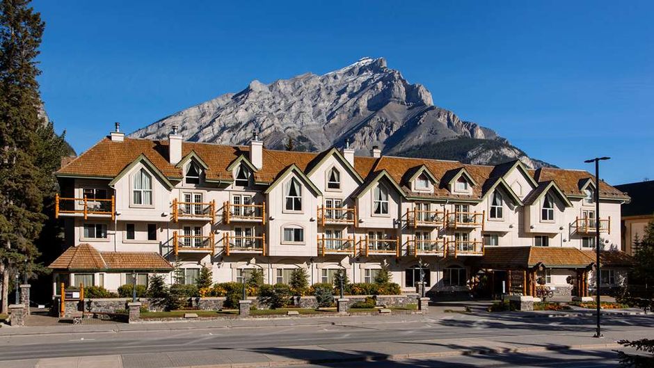 Rundlestone Lodge Exterior