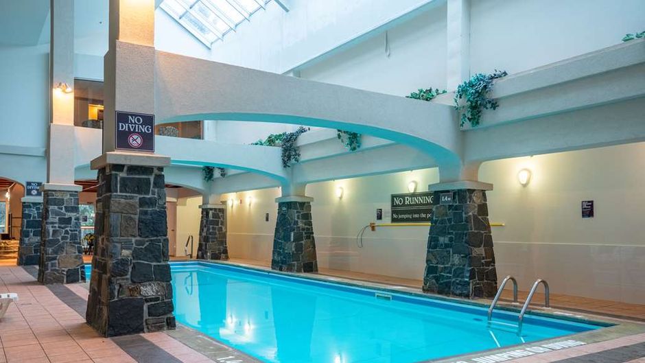 Rundlestone Lodge Pool