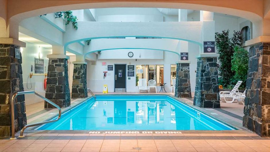 Rundlestone Lodge Pool