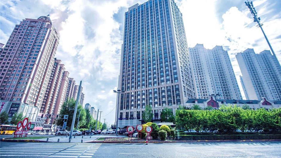 Mercure Harbin West Railway Station Exterior