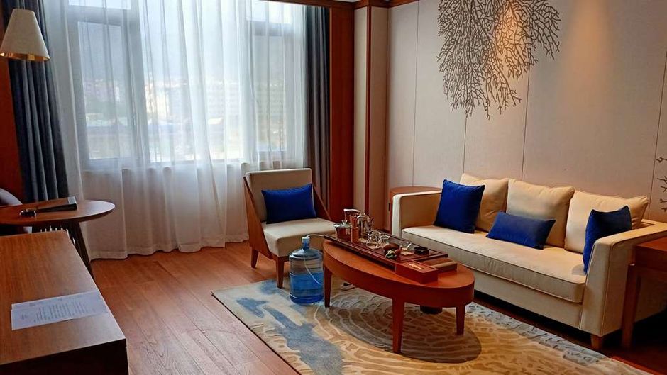 Howard Johnson The Bund Hotel Gasa Suite