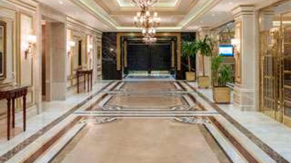 Elite World Van Hotel Lobby