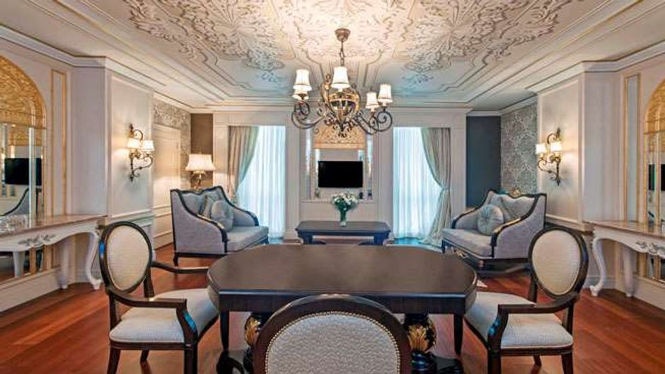 Elite World Van Hotel Lobby