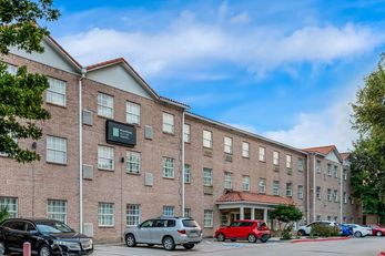 MainStay Suites Addison