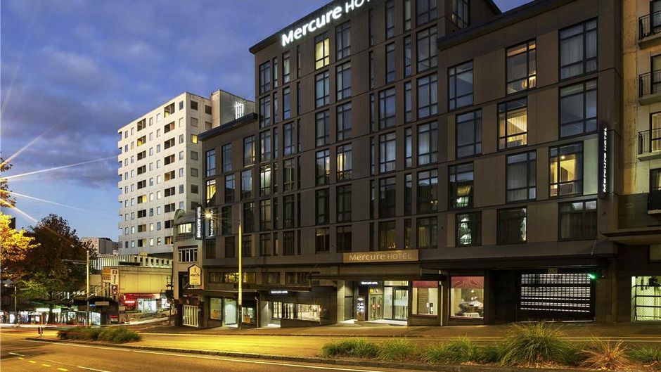 Mercure Auckland Queen Street Exterior