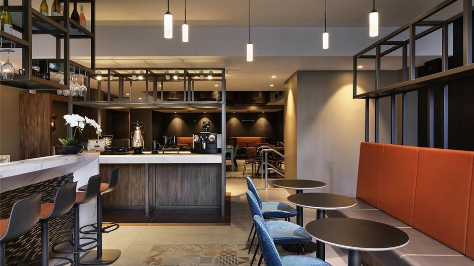 Mercure Auckland Queen Street Restaurant