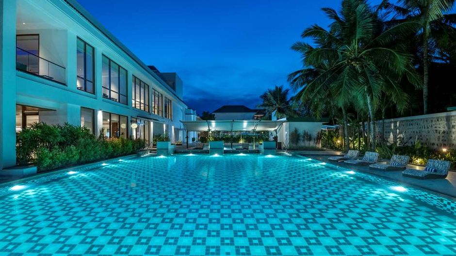 Radisson Resort Pondicherry Bay Pool