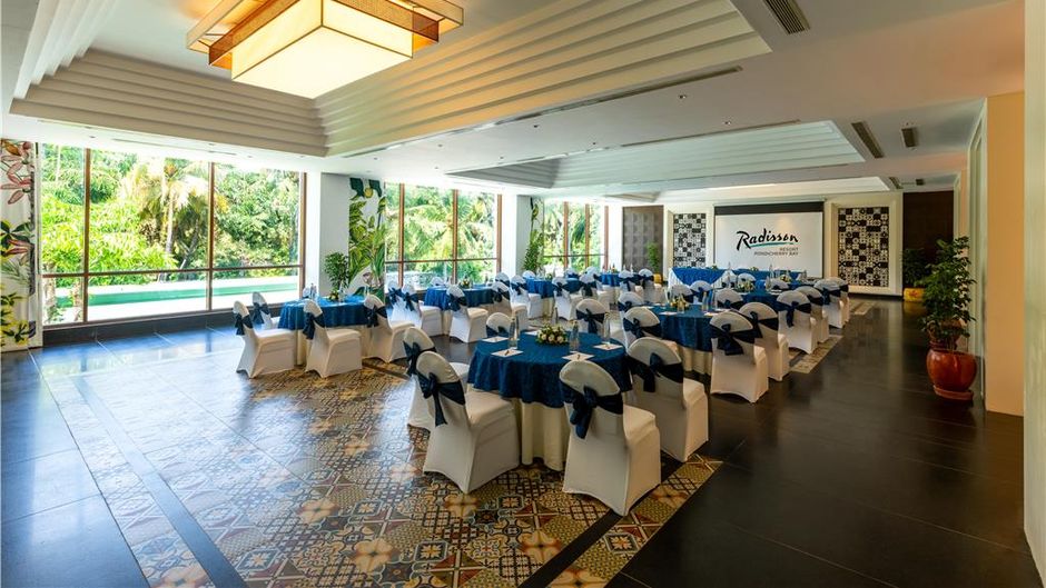 Radisson Resort Pondicherry Bay Restaurant