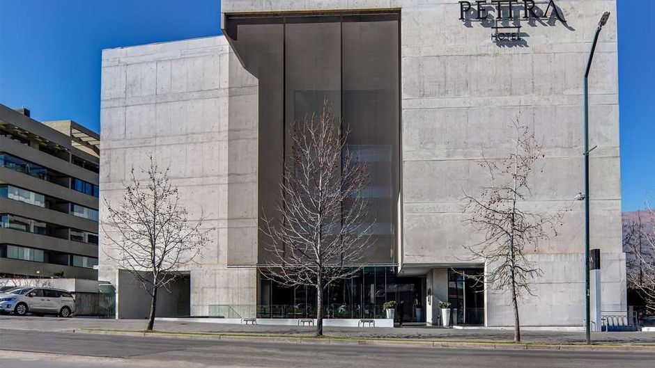 Wyndham Pettra Santiago Exterior
