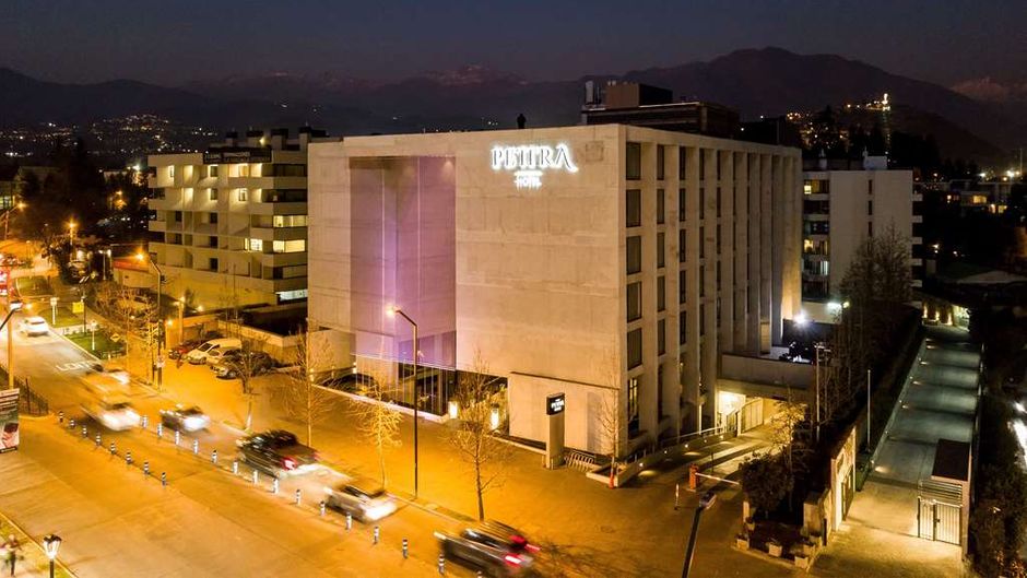 Wyndham Pettra Santiago Exterior