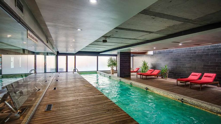 Wyndham Pettra Santiago Pool