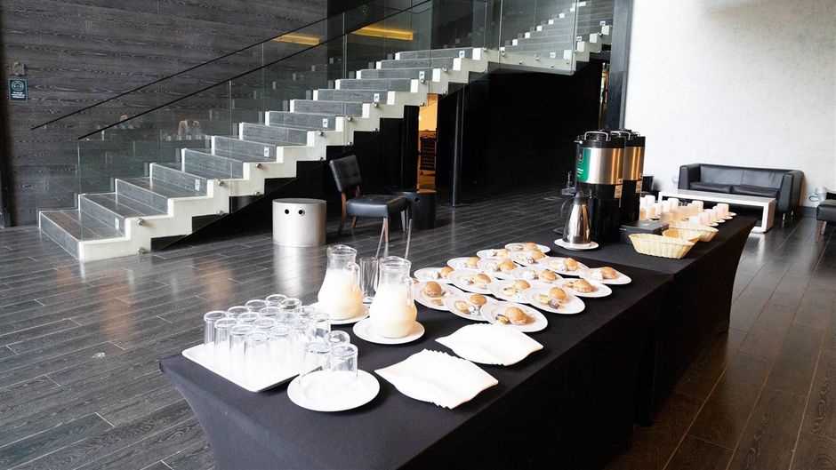Wyndham Pettra Santiago Lobby