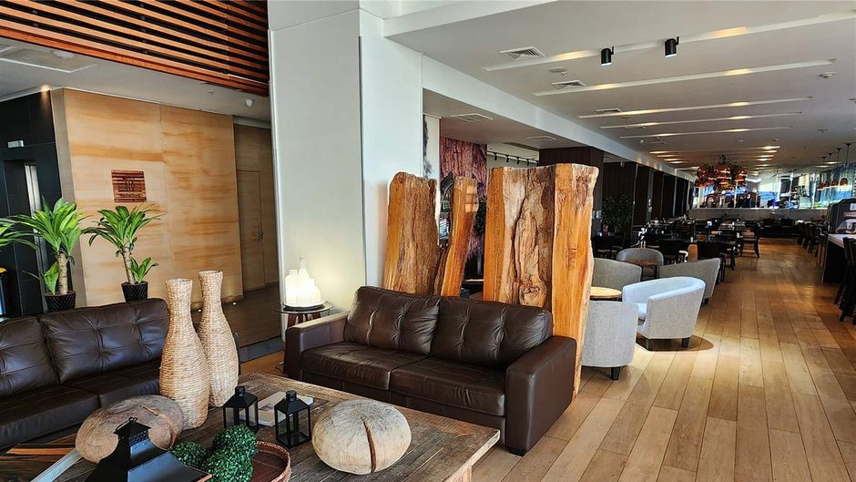 Wyndham Concepcion Pettra Lobby