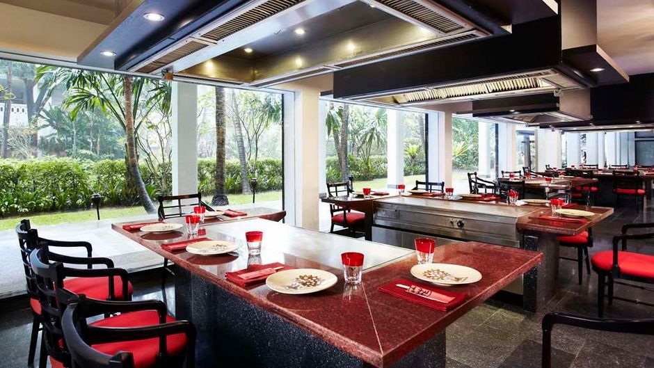 Anantara Riverside Bangkok Resort Restaurant