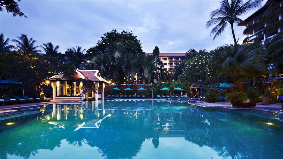 Anantara Riverside Bangkok Resort Pool