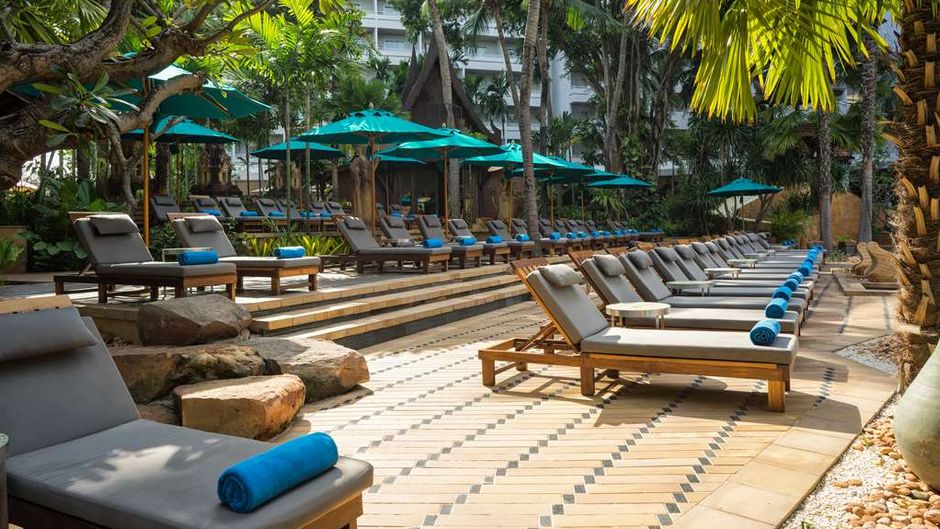 Avani Pattaya Resort Pool