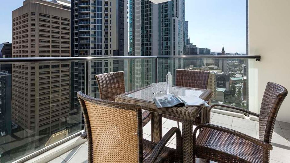 iStay RiverCity Room